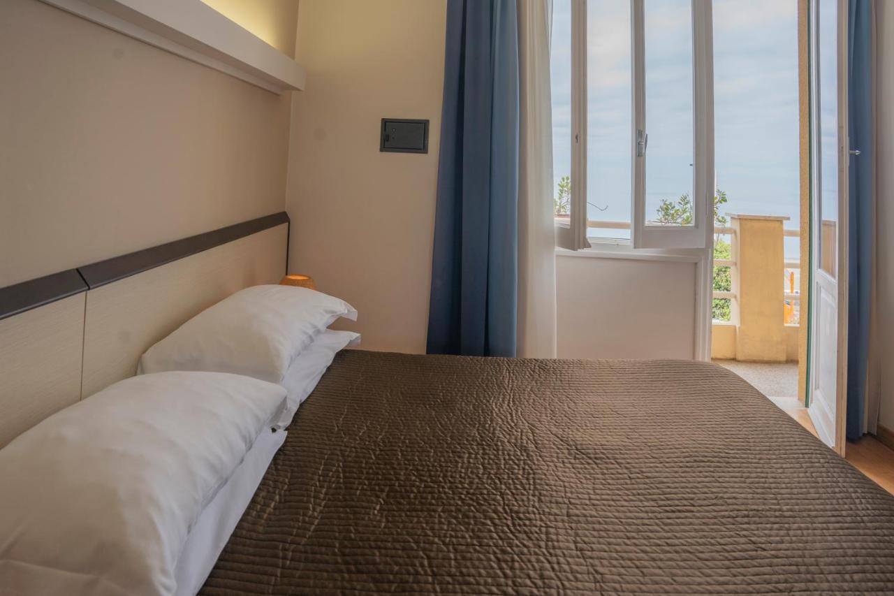 Albergo Celeste セストリ・レヴァンテ エクステリア 写真